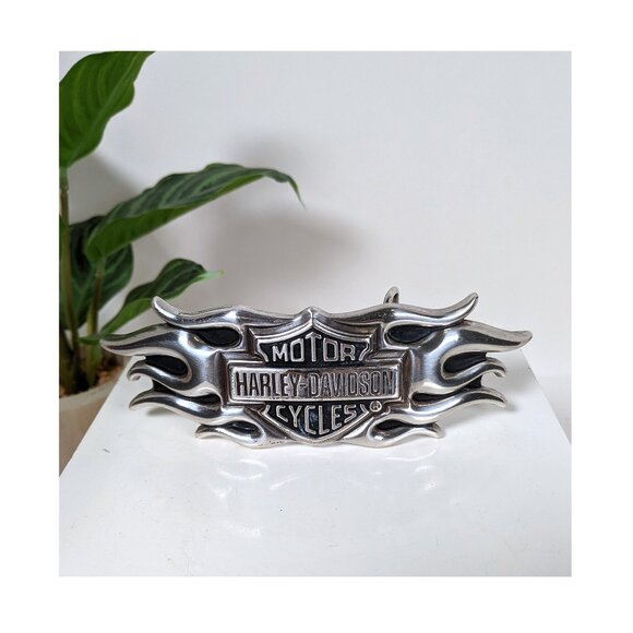 Vintage 2004 Harley Davidson belt buckle Flame Flaming Shield Chrome Original